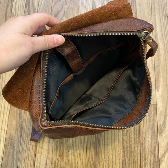 Duluth Trading Co Lifetime Leather Convertible Backpack - Picture 5 of 10